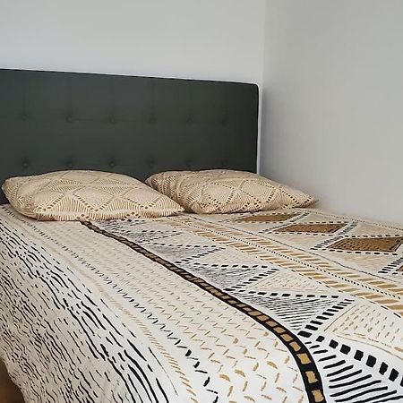 Tulsa Home - Superbe Appartement De Deux Chambres - Avec Terrasse Privee Osny Dış mekan fotoğraf