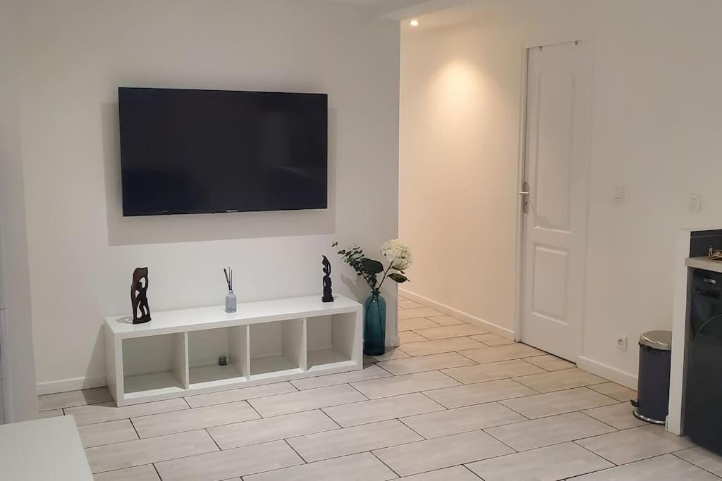 Tulsa Home - Superbe Appartement De Deux Chambres - Avec Terrasse Privee Osny Dış mekan fotoğraf